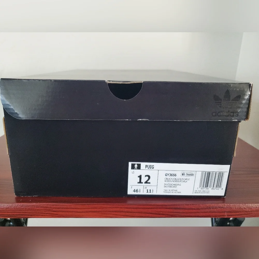 Adidas Shoe - Picture 4 of 14